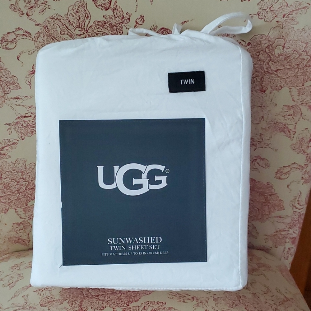 Brand new Ugg Twin Sheet Set.